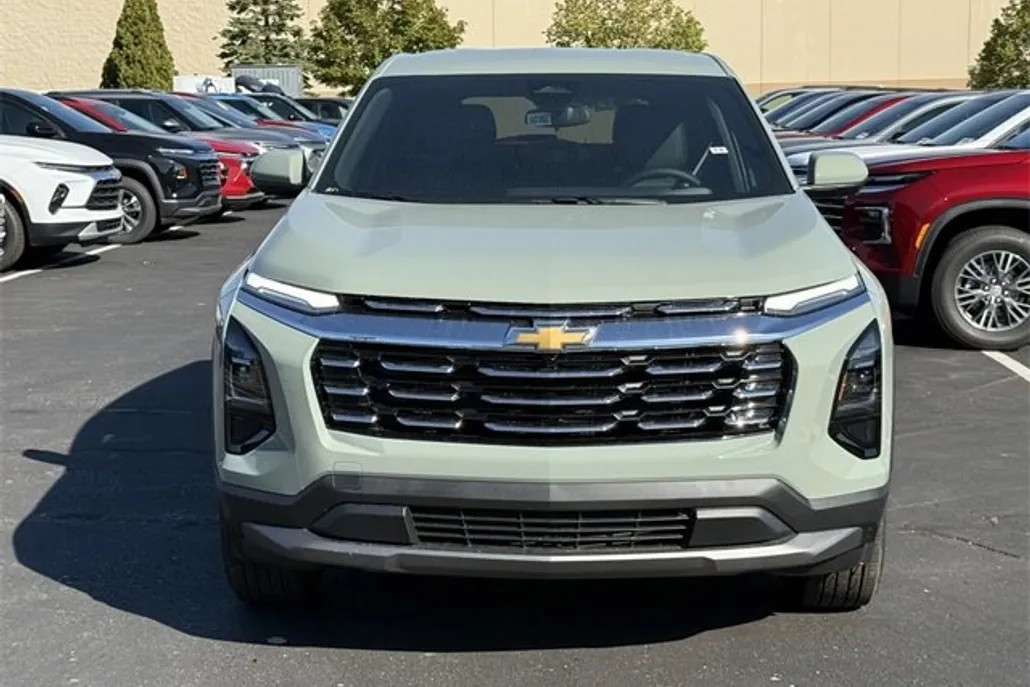 2026 Chevrolet Equinox LT photo 1