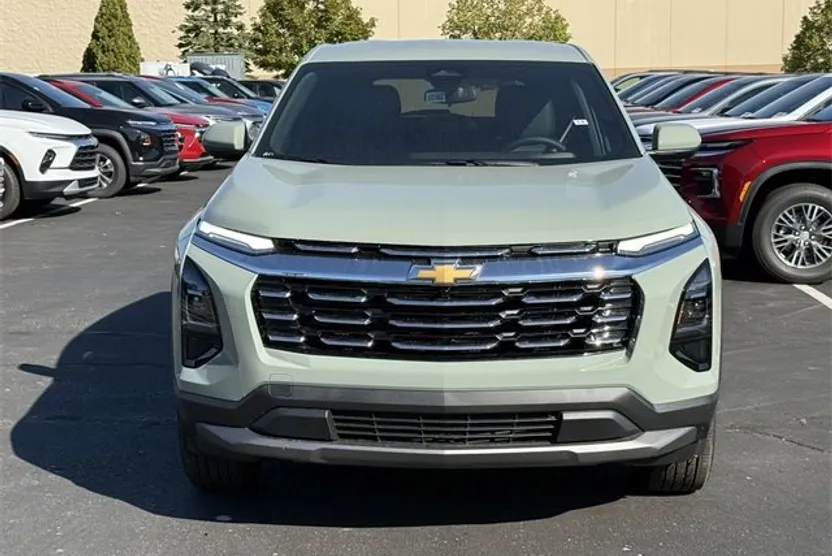 2026 Chevrolet Equinox LT photo 1