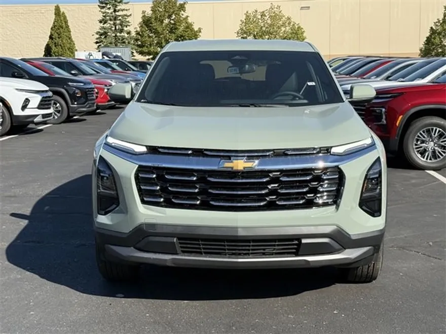 2026 Chevrolet Equinox LT photo 1
