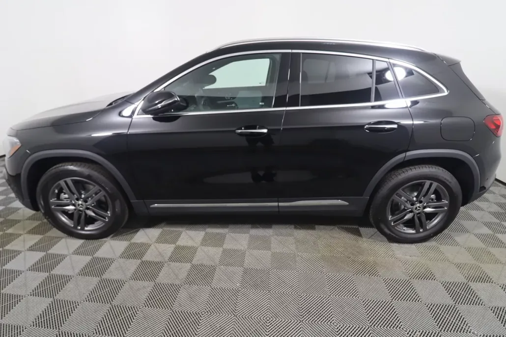 2026 Mercedes Benz GLA 250 photo 1
