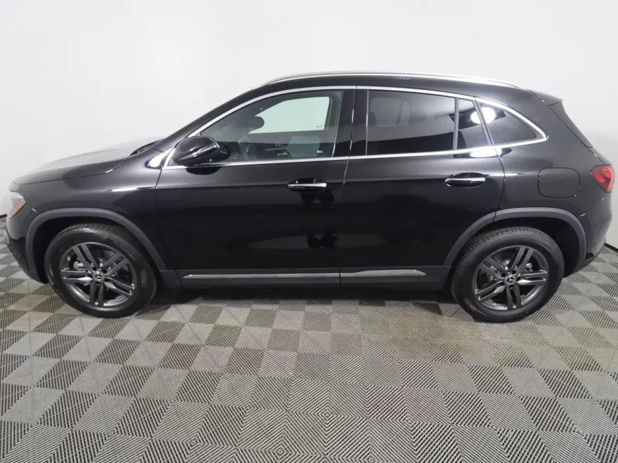 2026 Mercedes Benz GLA 250 photo 1