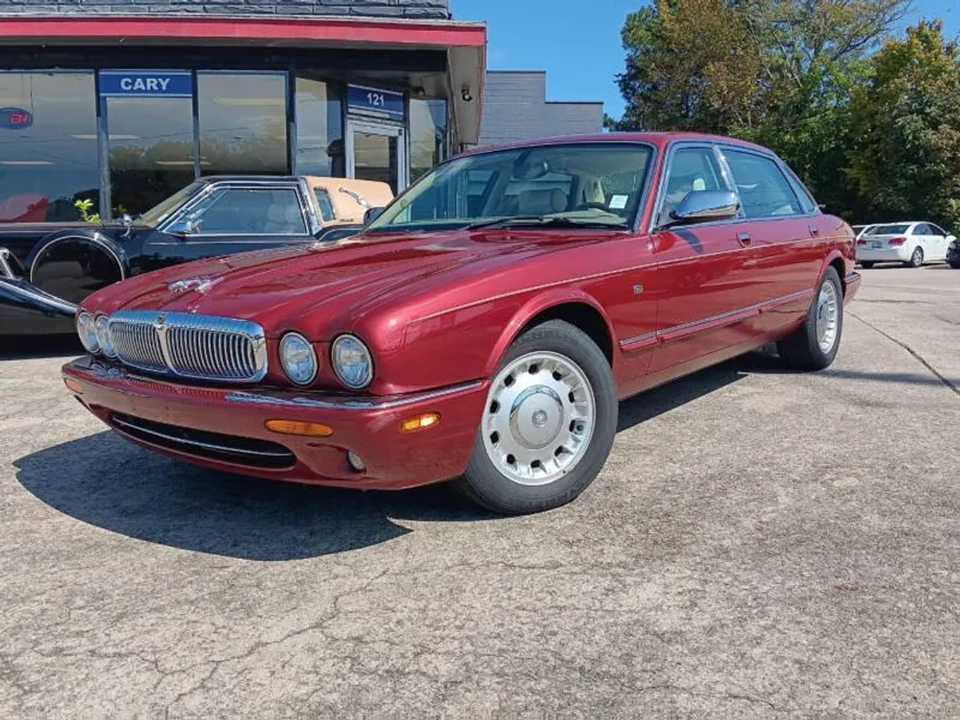 2000 Jaguar XJ Vanden Plas photo 1