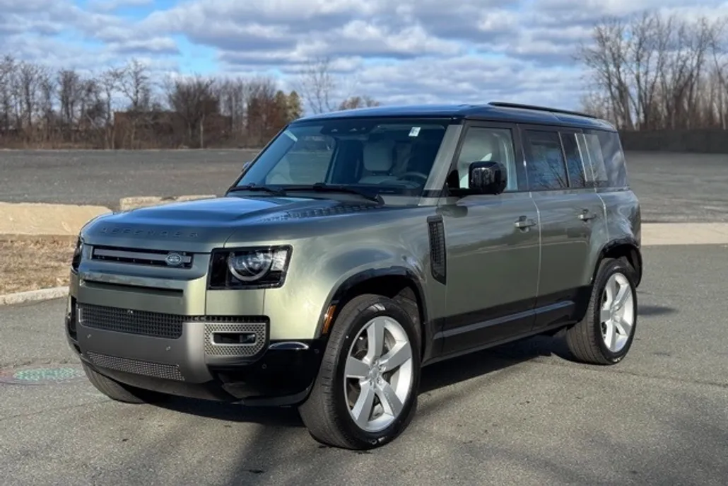 2025 Land Rover Defender 110 X-Dynamic SE photo 1