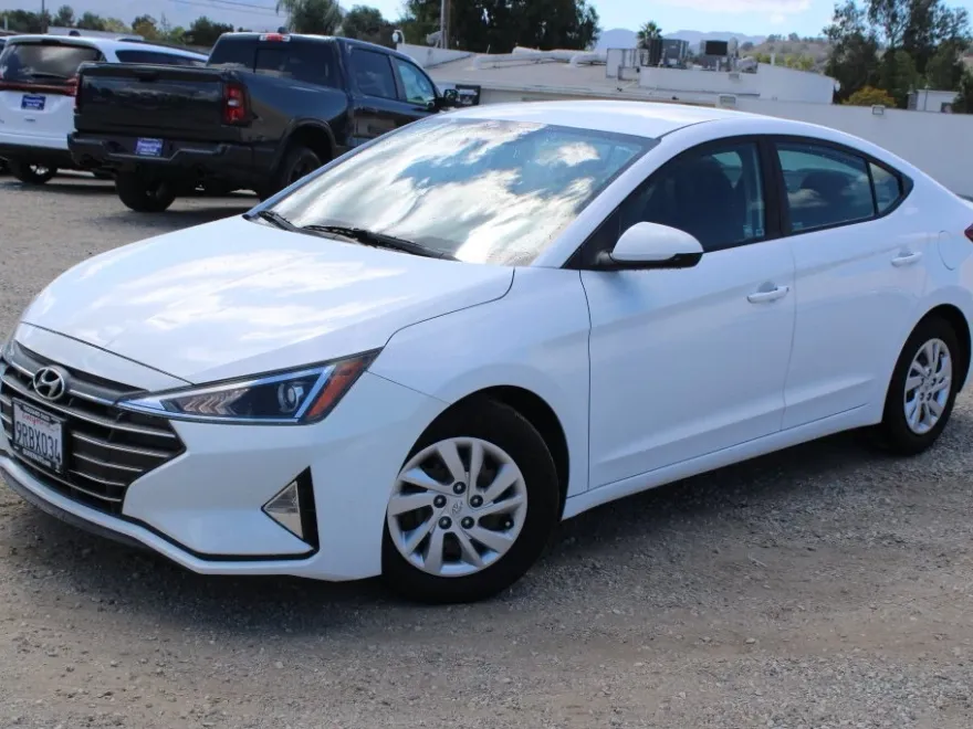 2020 Hyundai Elantra SE photo 1