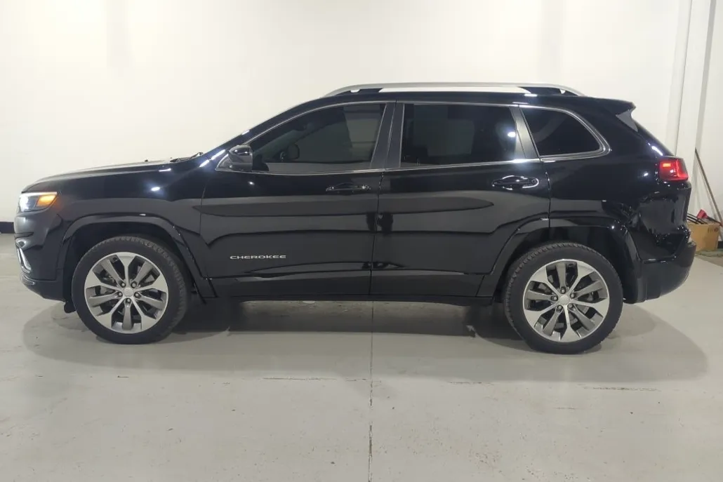 2019 Jeep Cherokee Overland photo 1