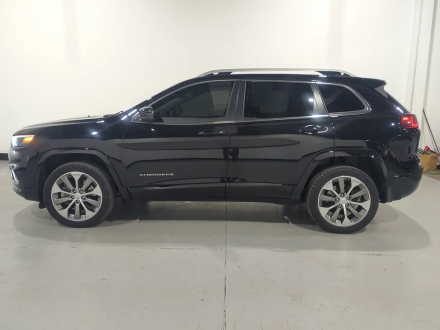 2019 Jeep Cherokee Overland photo 1