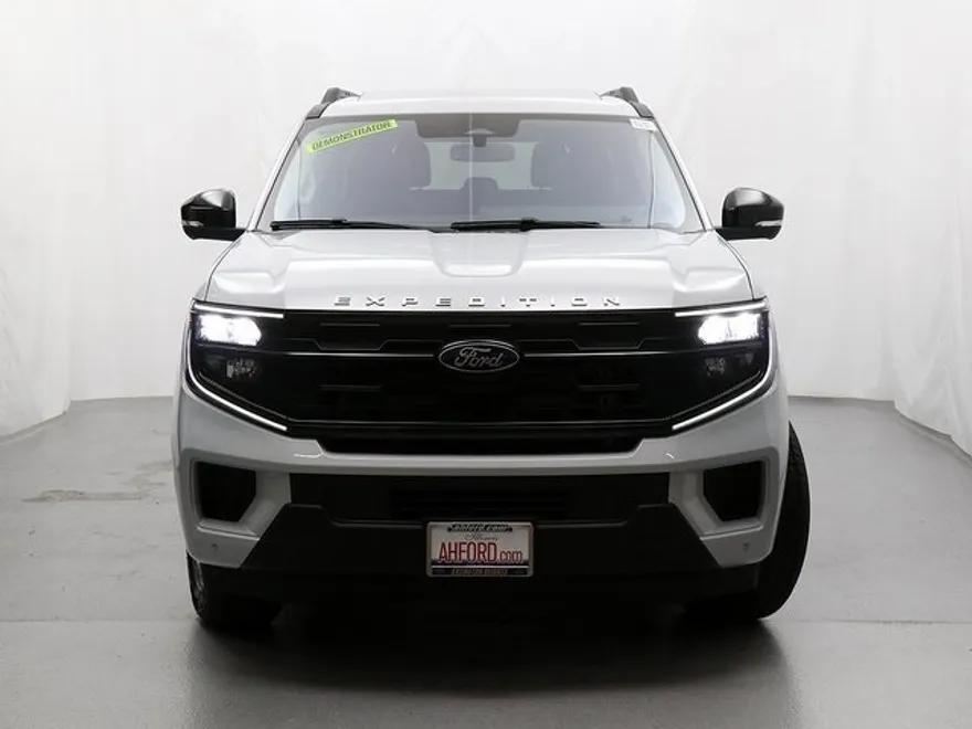 2025 Ford Expedition MAX photo 1