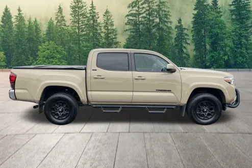 2020 Toyota Tacoma SR5 photo 2