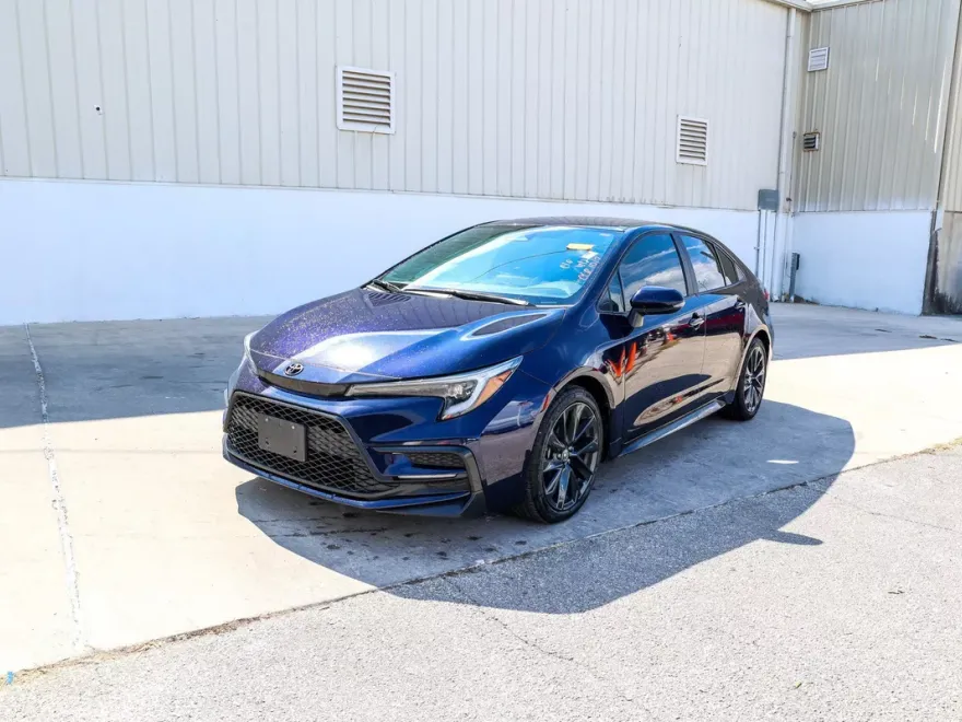 2023 Toyota Corolla SE photo 1