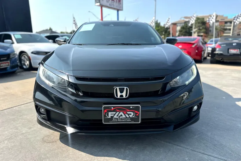 2019 Honda Civic Sport photo 1