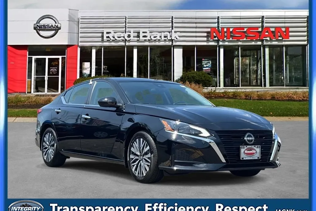 2023 Nissan Altima 2.5 SV photo 1