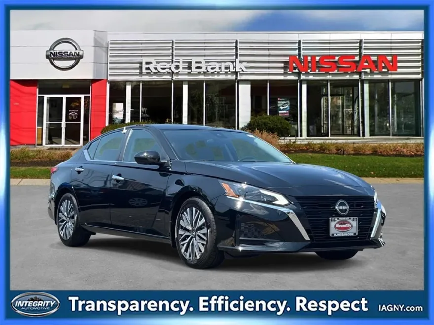 2023 Nissan Altima 2.5 SV photo 1