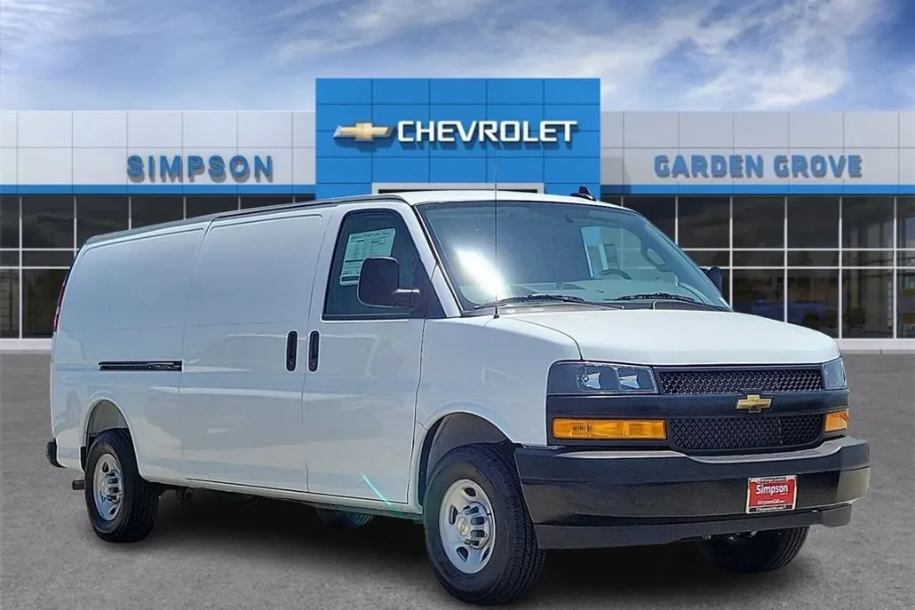 2025 Chevrolet Express Cargo 2500 photo 1