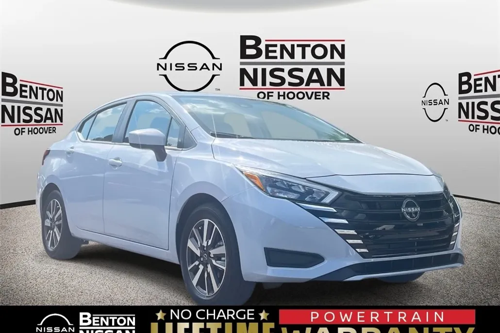 2025 Nissan Versa SV photo 1