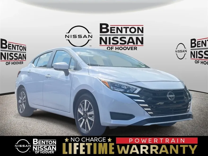 2025 Nissan Versa SV photo 1