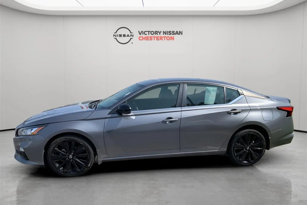 2022 Nissan Altima 2.5 SR photo 1