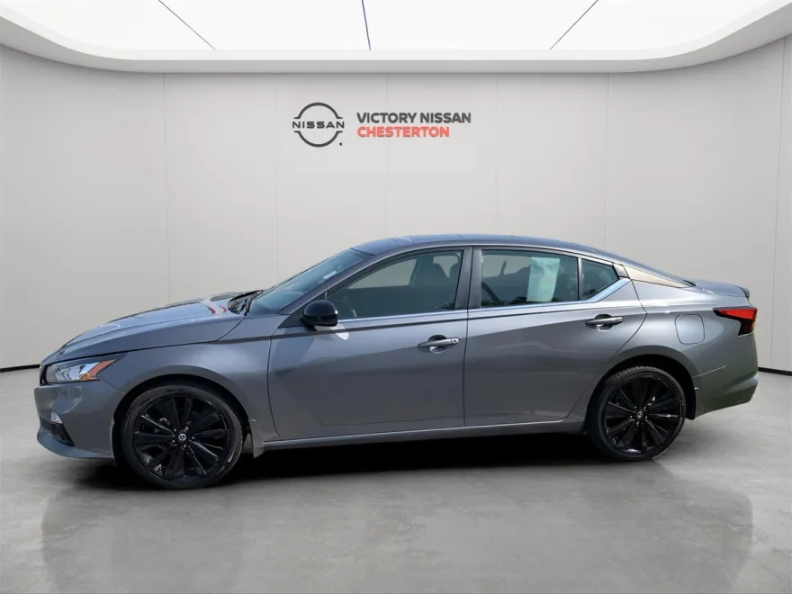 2022 Nissan Altima 2.5 SR photo 1
