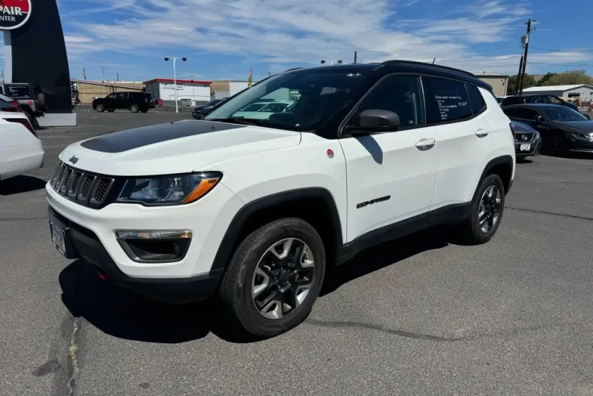 2018 Jeep Compass Trailhawk Sport photo 1