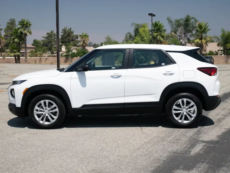 2022 Chevrolet Trailblazer LS photo 1