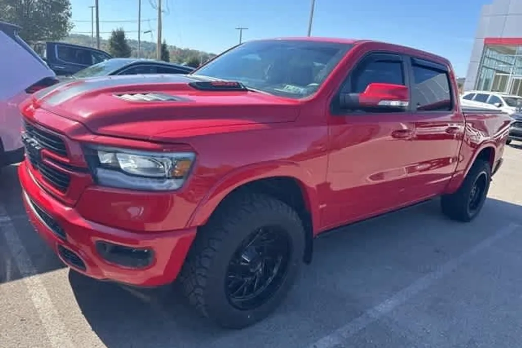 2019 Ram 1500 Laramie photo 1