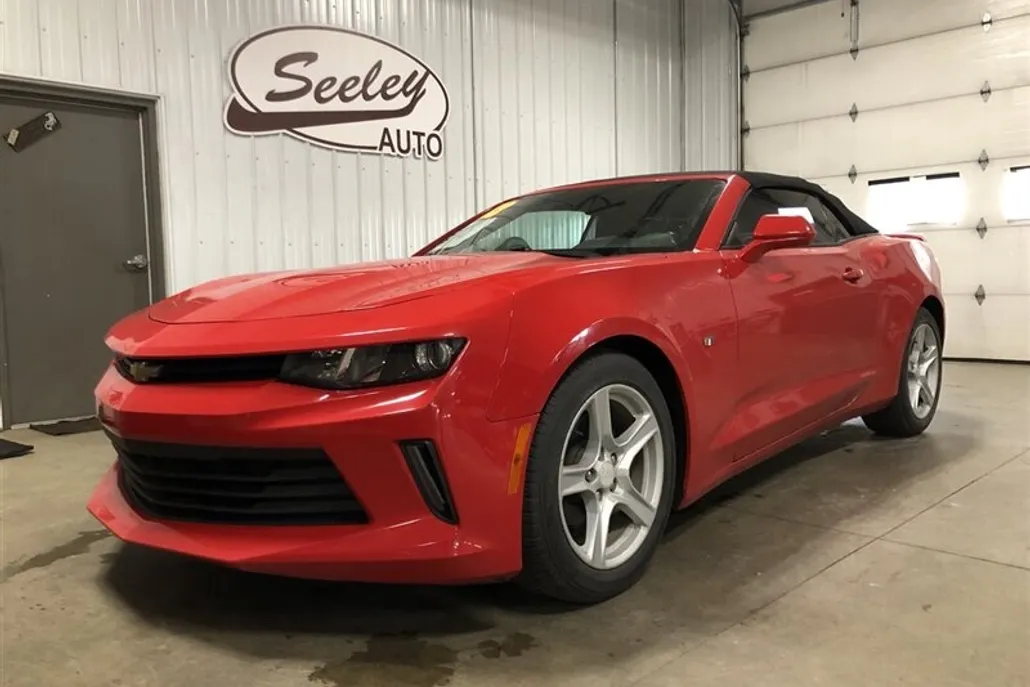 2018 Chevrolet Camaro 1LS 1LT photo 1