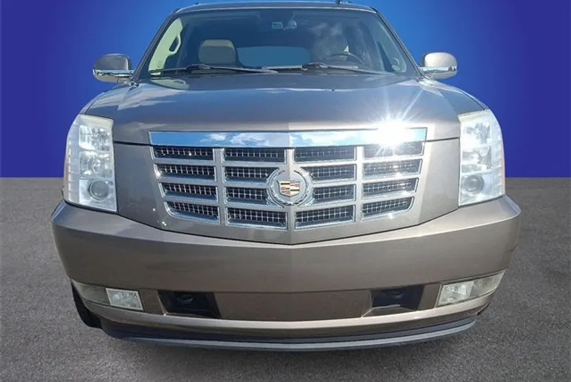 2011 Cadillac Escalade ESV Luxury photo 1