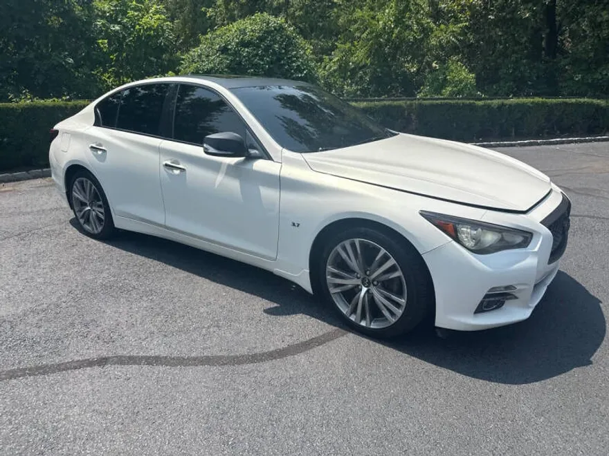 2015 Infiniti Q50 Premium photo 1
