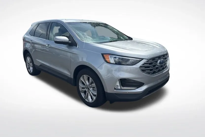 2022 Ford Edge Titanium photo 1
