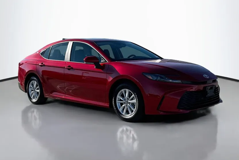 2025 Toyota Camry LE photo 1
