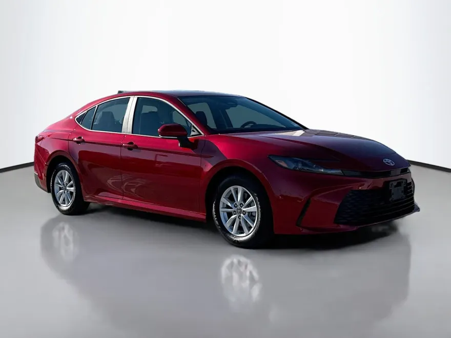 2025 Toyota Camry LE photo 1