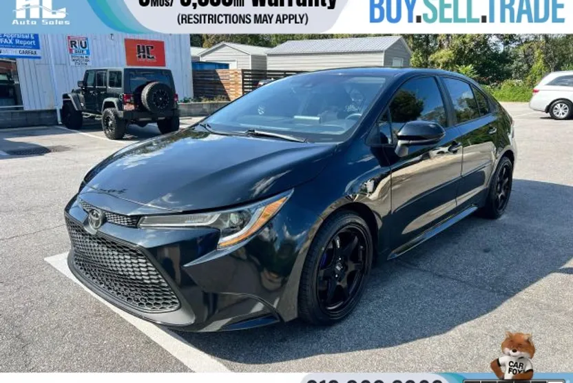 2021 Toyota Corolla LE photo 1