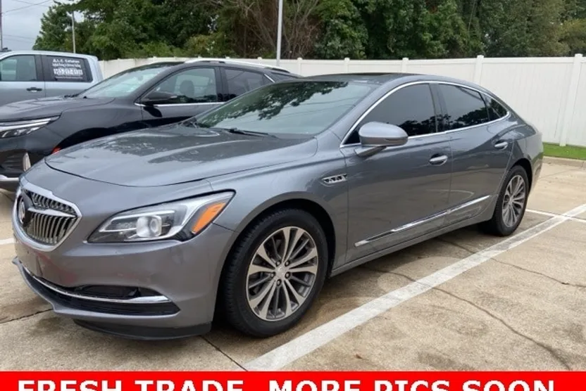 2019 Buick LaCrosse Essence photo 1