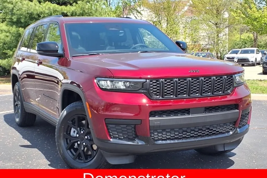 2025 Jeep Grand Cherokee Altitude X photo 1