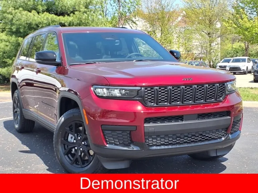 2025 Jeep Grand Cherokee Altitude X photo 1