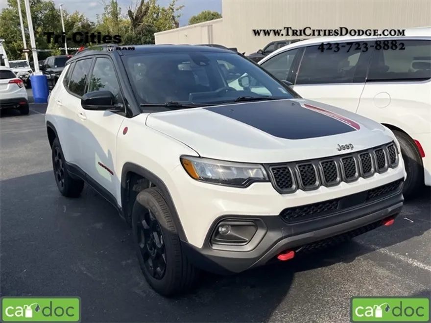 2024 Jeep Compass Trailhawk photo 1