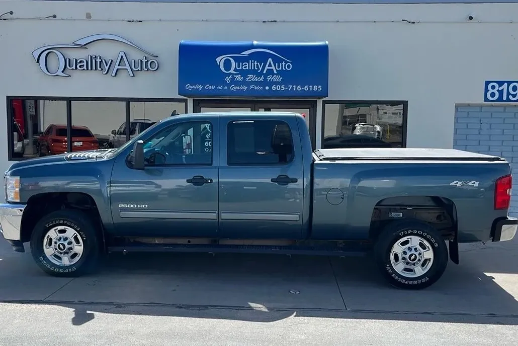 2011 Chevrolet Silverado LT photo 1