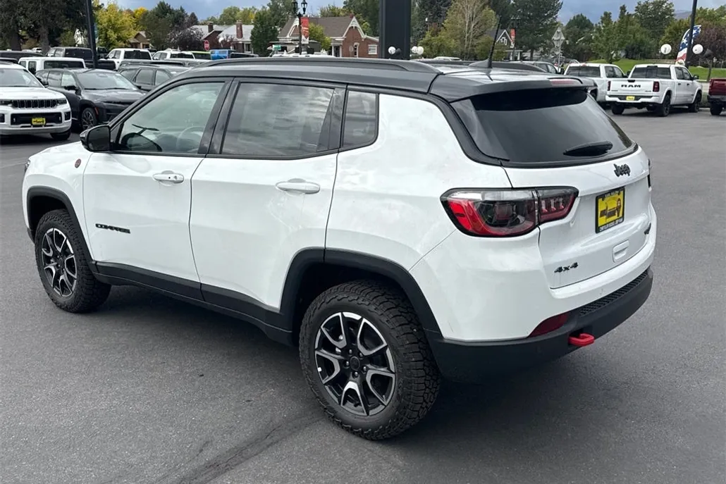2026 Jeep Compass Trailhawk photo 1