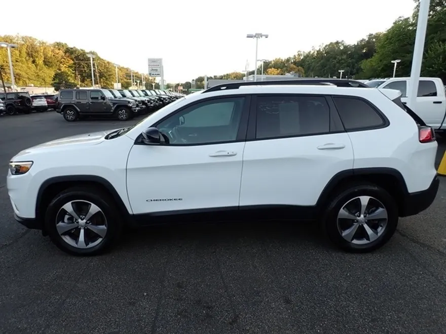 2022 Jeep Cherokee Limited photo 1