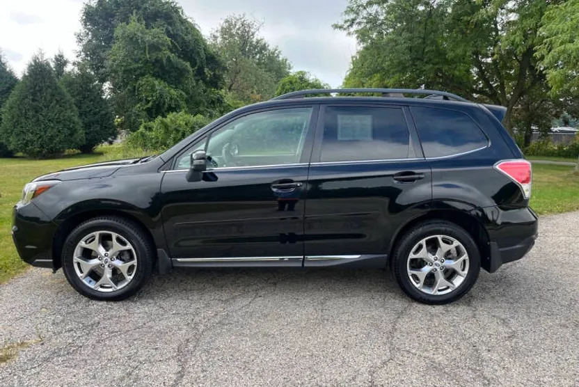 2017 Subaru Forester 2.5i Touring photo 1