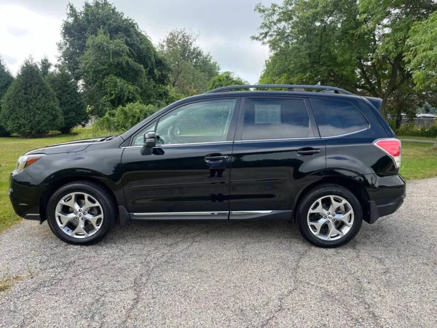 2017 Subaru Forester 2.5i Touring photo 1