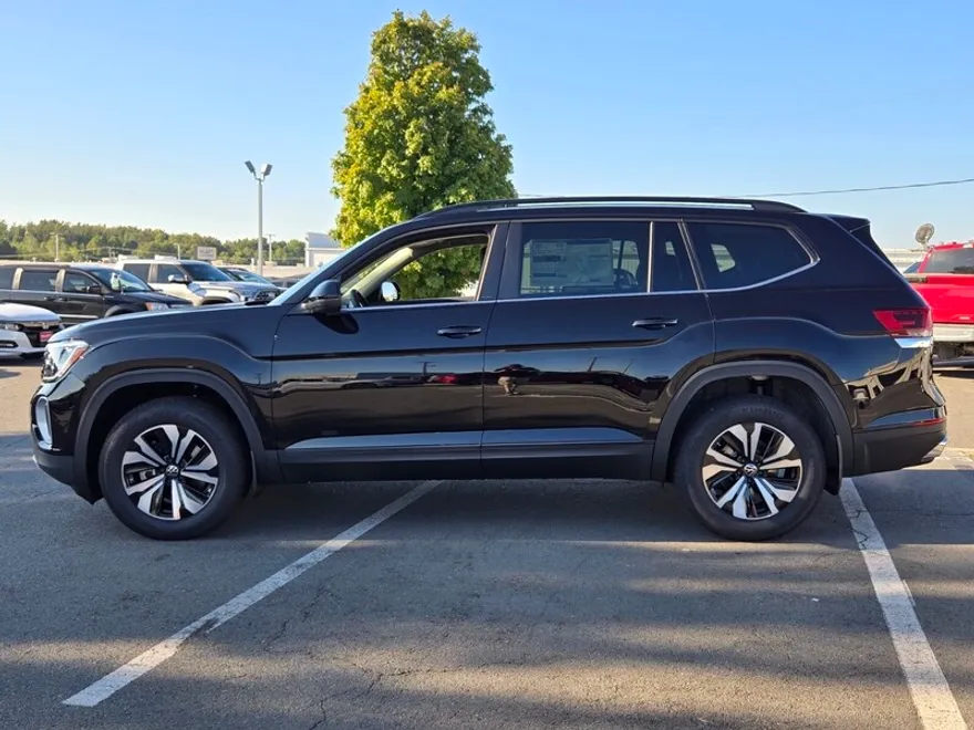 2026 Volkswagen Atlas SE photo 1
