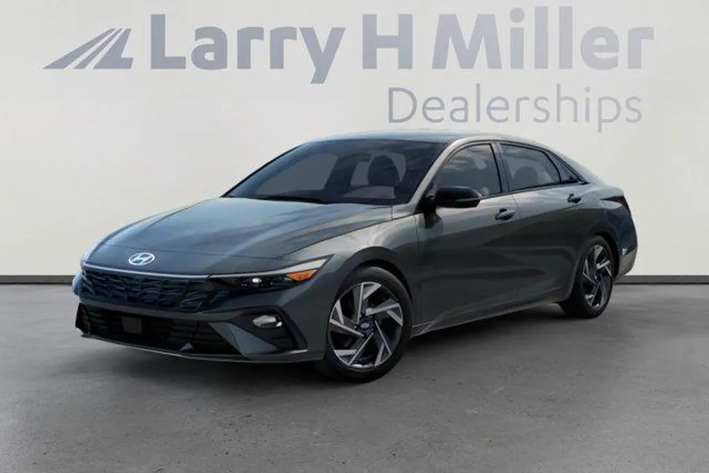 2025 Hyundai Elantra SEL Sport photo 1