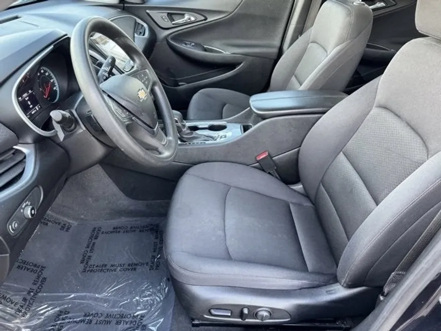 2023 Chevrolet Malibu 1LT photo 1