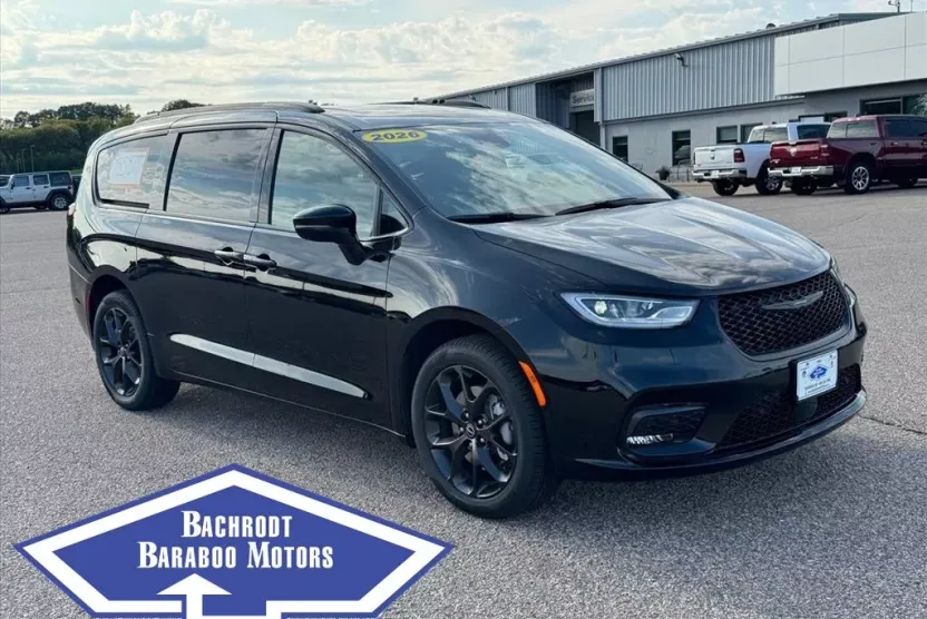 2026 Chrysler Pacifica Limited photo 1
