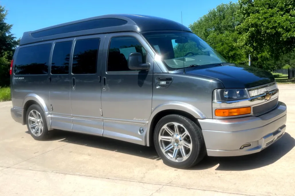 2016 Chevrolet Express 2500 photo 1
