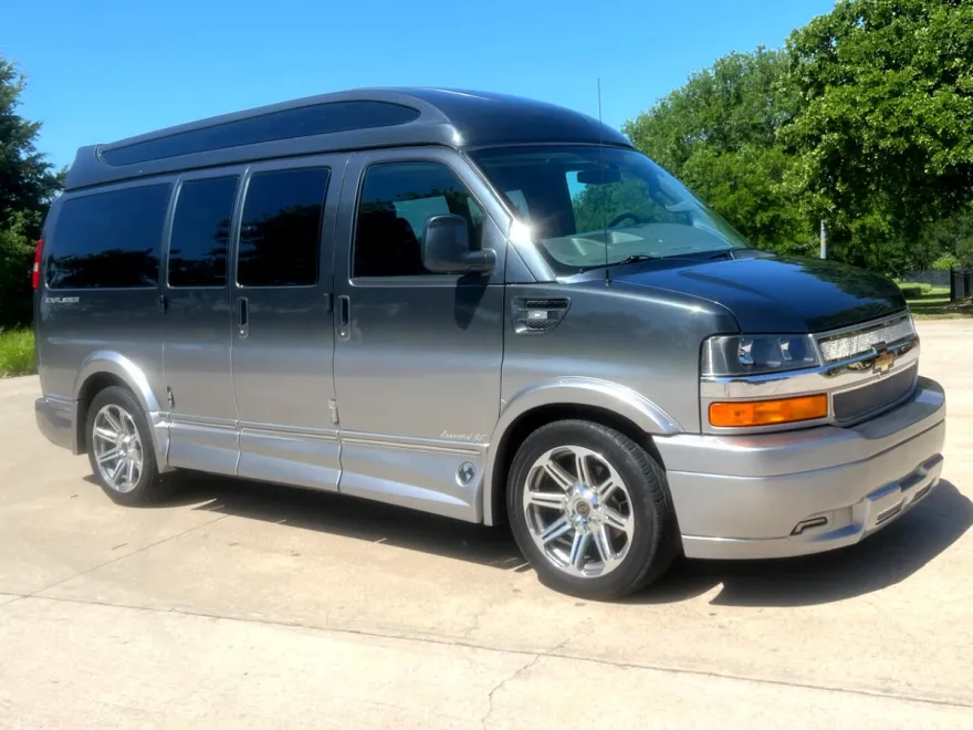 2016 Chevrolet Express 2500 photo 1