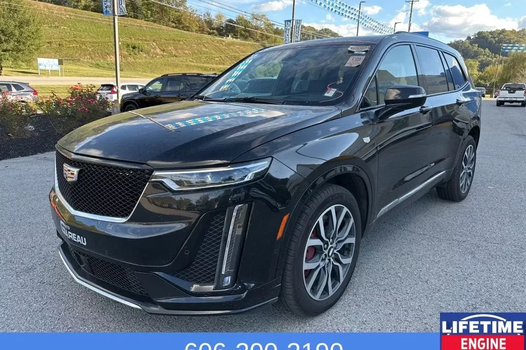 2023 Cadillac XT6 Sport photo 1