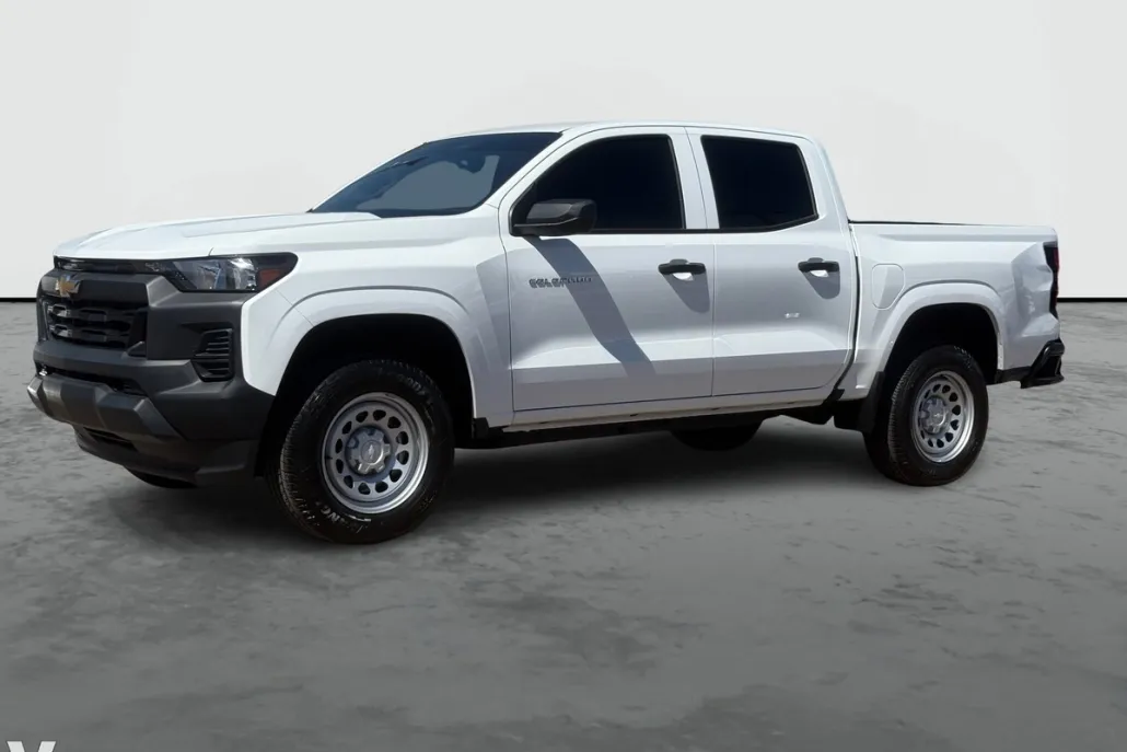 2024 Chevrolet Colorado photo 1