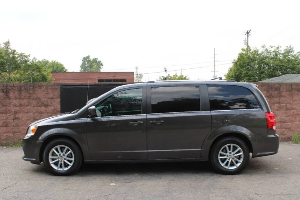 2019 Dodge Grand Caravan SXT photo 1