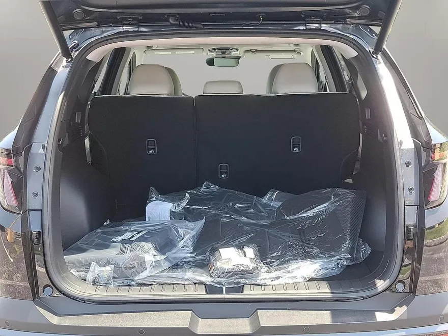 2025 Hyundai Tucson Limited photo 1